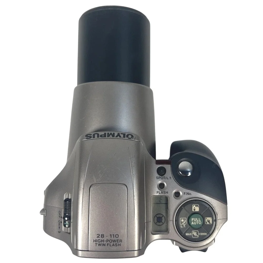 Olympus IS-20 Quartzdate 35mm Film SLR Camera 28-110mm Zoom Lens with Box Manual